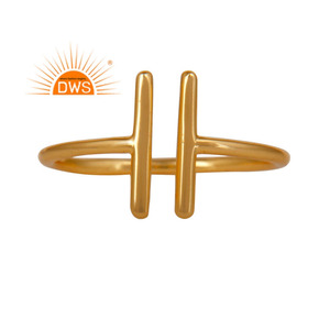 Vente en gros de bagues en plaqué or 18 ct en forme de T en argent uni, bague réglable de créateur, fournisseur de bijoux en argent - Product Image 1