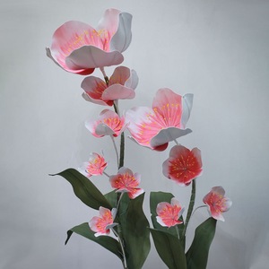 Rose géante unique bleu-blanc dégradé, fleur en papier artisanale surdimensionnée pour décoration de mariage moderne - Product Image 6