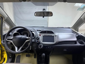 Auto Usado Más Vendido, Fit <span class=keywords><strong>2010</strong></span>-2016, Sedán 1.3L, Versión Comfort, Volante a la Izquierda, Transmisión Automática, Gris Oscuro, Gasolina, R15, Tapicería de Tela - Product Image 2