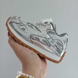 Ready Stock 2025 트렌드 키즈 디자이너 스니커즈 어린이 느슨하고 편안한 은색 럭셔리 스포츠 신발 - Product Image 2