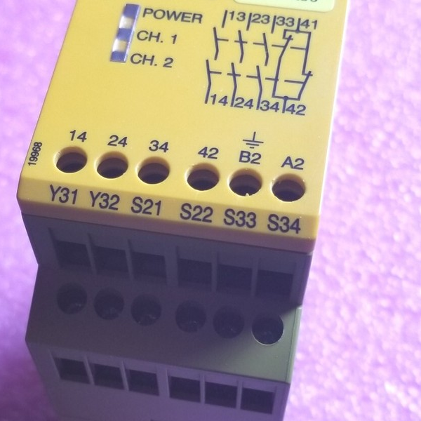 New Original Ready Stock X3 774318 E-stop Relay Safety Gate Monitor 230vac/24vdc 3no-1nc-1so