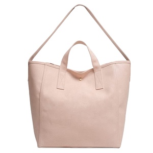Sac fourre-tout en toile de coton noir et beige avec poche intérieure zippée, logo personnalisé OEM imprimé, bandoulière réglable - Product Image 6