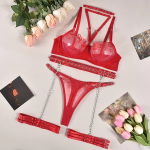 Conjunto de Lencería Sexy Japonesa de Cinco Piezas con Cuello Halter y Cadena Bordada a Mano en Nailon de Alta Calidad, Traje de Encaje con Diseño Hueco - Product Image 6