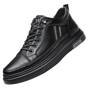 Chaussures de sport décontractées pour hommes en cuir véritable à lacets, noires, doublées en peluche pour l'automne, semelle en caoutchouc souple, semelle intermédiaire en EVA, avec logo sur la languette - Product Image 5
