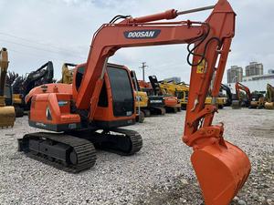 Miniexcavadora Doosan DX75/DX75-9C/DX75LC-9C de Segunda Mano con Peso Operativo de 7.5 Toneladas, Motor Yanmar, Bomba Kawasaki y Motor con Rodamientos - Product Image 3