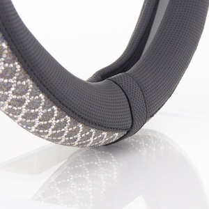 Housse de volant élégante à motif écailles de poisson, entièrement ornée de strass en cristal, adaptable à tous les véhicules - Product Image 5