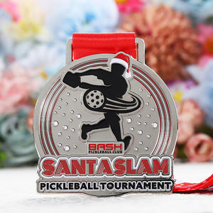 Medallas Deportivas Personalizadas de Aleación de Zinc Esmaltado con Logotipo Metálico Plateado en 3D, Medalla de Pickleball Navideña para Torneo Santa Slam, Diseño Personalizado - Product Image 3
