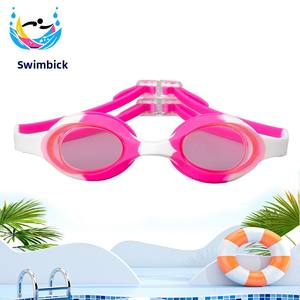 แว่นตาว่ายน้ำเด็กแบบปรับได้ ป้องกันฝ้า ซิลิโคน ปลอดภัย ดีไซน์เลนส์ PC คุณภาพสูง พร้อมโลโก้สั่งทำพิเศษ เป็นมิตรกับสิ่งแวดล้อม - Product Image 2
