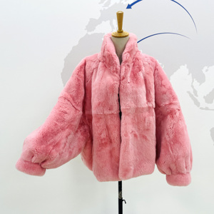 Giacca Corta in Vera Pelliccia di Coniglio Rex - Stile Moderno e Minimalista per l'Inverno - Product Image 1