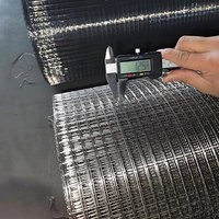 Rouleau de treillis métallique soudé en acier galvanisé enduit de PVC noir pour poulet de clôture et rouleau de treillis en acier de protection inoxydable