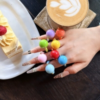 Ensemble de bagues ouvertes pour femmes, avec breloque boule ronde en résine acrylique, couleurs personnalisées tendance, et perles de rocaille sur cordon élastique