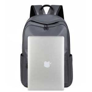 Logotipo personalizado nuevo Unisex viaje impermeable PU cuero escuela portátil mochila USB letra patrón antirrobo moda para estudiantes - Product Image 2