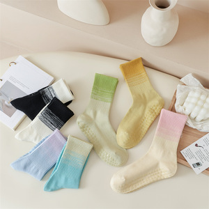 Yoga Socks Gradient Color Mid Calf Cotton Anti Slip Professional Pilates Fitness Socks For Women Spring Autumn - Product Image 4