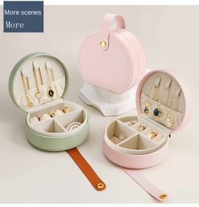 Wholesale Leather Personalized <b>Gift</b> <b>Bridesmaid</b> Jewelry Storage <b>Box</b> for Necklaces Rings & Earrings-Portable - Product Image 3