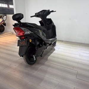 Motocicleta Eléctrica JENOVA 60V 1500W, Estilo Cruiser para Adultos y Mujeres, Velocidad Máxima 50km/h, Opción de Batería de Litio, Venta al Por Mayor - Product Image 3