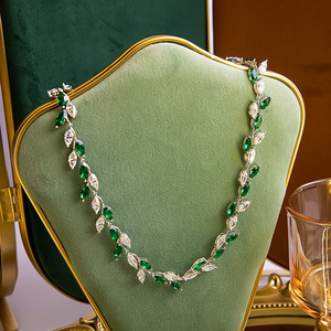 สร้อยคอแฟชั่นทรงมาร์คีส์ นาโน ประดับมรกตจำลอง ชุดเครื่องประดับแฟชั่นสำหรับผู้หญิง แบรนด์ดัง - Product Image 5