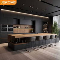 Ensemble d'armoires de cuisine modulaires en bois avec îlot, en verre noir mat, sans poignées, de style moderne et luxueux, fabriqué sur mesure par Jerome Factory, pour la salle à manger
