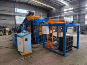 Machine automatique pour la fabrication de briques, blocs de couleurs, béton - Product Image 6