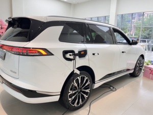 Dongfeng Yipai 008 2026, SUV Eléctrico Edición Familiar - 200 kW de Potencia, 272 CV, 6 Plazas (2+2+2), Asientos Espaciosos, Autonomía de 601-700 km - Product Image 6