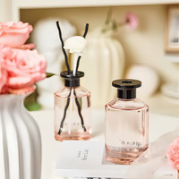Diffuseur de parfum en verre rose dégradé de luxe avec bâtonnets en fibre courbés, fleur en céramique, décoration d'intérieur, marque privée, cadeau pour mariage, hôtel, spa