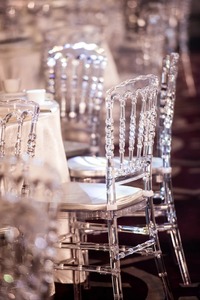 סיטונאי חתונה וכסאות אירוע ראש משענת צלולה כורסא שקופית נפולאון כסא פלסטיק עם כרית - Product Image 2