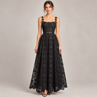 Robe longue noire en dentelle pour femme, col carré, sans manches, ceinturée, coupe trapèze, idéale pour mariage, invitées, soirée ou tenue décontractée