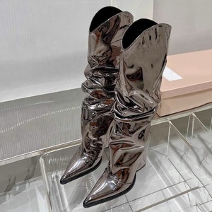 Botines de tacón alto y grueso para mujer, con punta en pico, hasta la rodilla, coloridos, con parte superior plisada metálica. - Product Image 5