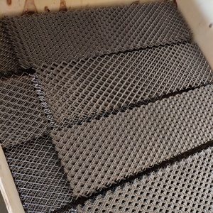 Giá Tốt Nhất Màu Đen Sắt Dây Thép Lưới Lỗ Nhỏ Kim Cương Hình Mở Rộng Kim Loại Trang Trại Hàng Rào Đục Lỗ Uốn Hàn Bao Gồm - Product Image 6