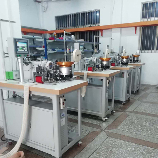 Smart Underwear Sewing Machine Computerized Automatic Hook and Eye Bra Making Machine