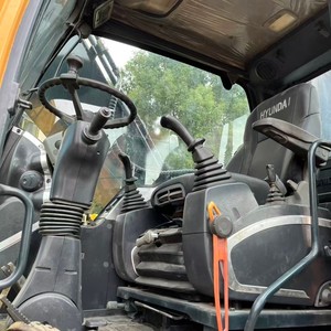 Hyundai 210W-9T Used Wheel Excavator with Digging Bucket - Product Image 3