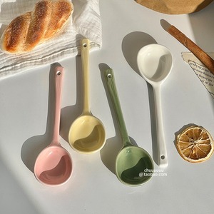 Cuillère en céramique japonaise sculptée à la main, de forme irrégulière, digne d'Instagram ; de haute qualité et esthétiquement plaisante ; adaptée pour - Product Image 2