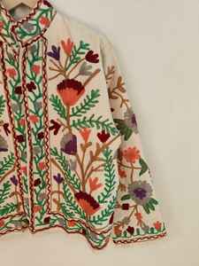 Chaqueta Bordada Suzani de Algodón Blanco TNT, Abrigo Bohemio Floral Hecho a Mano, Estilo Vintage, Prenda Exterior de Estilo Distintivo para Festivales - Product Image 4