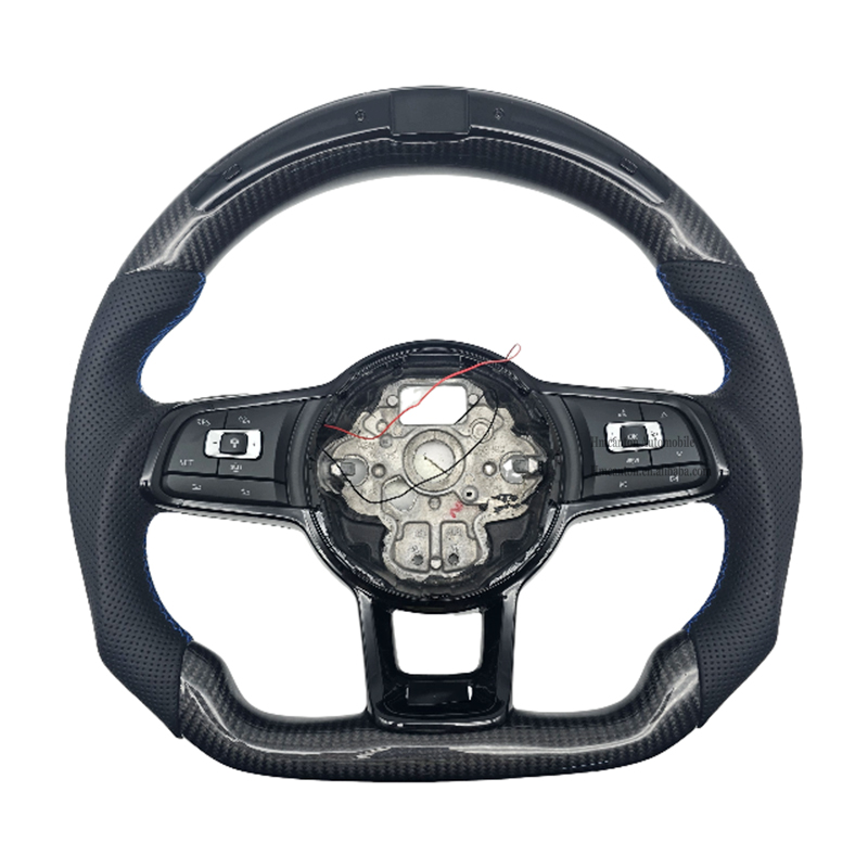 Cuir perforé + led + couture bleue + fibre de carbone