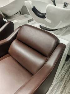 Sillón de Lavacabezas Cómodo y Ajustable con Tazón de Cerámica, Estructura de Madera Moderna y Esponja de Alta Densidad para Barbería - Product Image 5