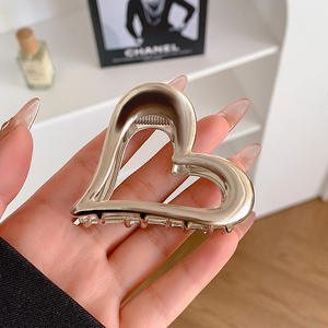 Dowell กิ๊บติดผมโลหะสไตล์<span class=keywords><strong>เกาหลี</strong></span>น่ารัก<span class=keywords><strong>ทรง</strong></span>ลูกบาศก์เซอร์โคเนียแบบด้านหลังแบนติดพลอยเทียมรูปหัวใจแบบผิดปกติขายส่ง - Product Image 6