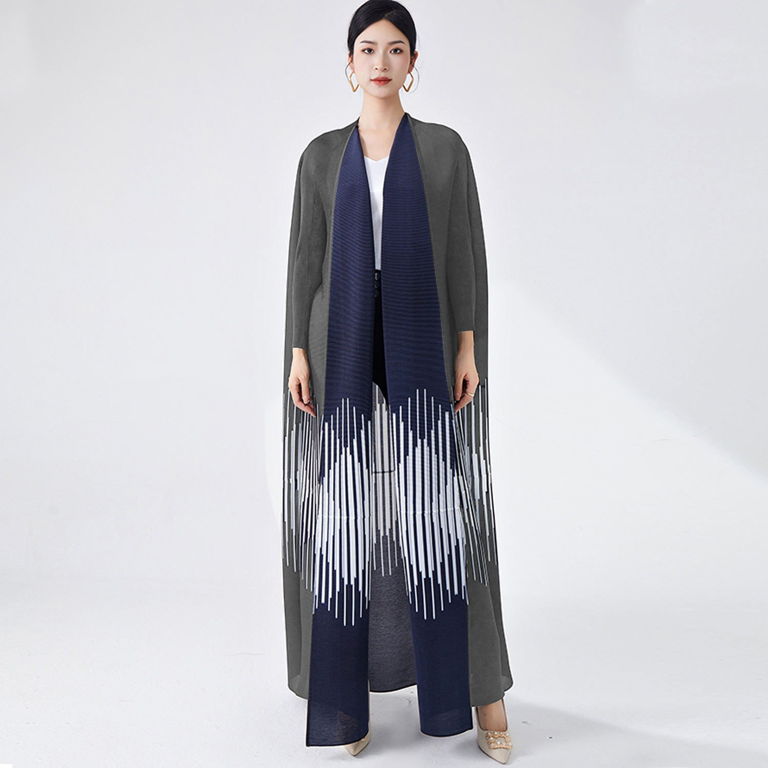 สีเทาเข้ม