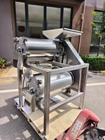 Commerciële automatische fruitpers voor bananen en mango's, sapcentrifuge en mango-pulpmachine