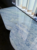 Chinesischer Fabrik preis Brasilien Onyx Marmor Wand paneel Blue Onix Trans lucent Tiles Platten Crystal TV Hintergrund Tischplatten
