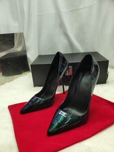 OEM/ODM <span class=keywords><strong>donna</strong></span> taglie forti tacchi a spillo <span class=keywords><strong>scarpe</strong></span> <span class=keywords><strong>da</strong></span> <span class=keywords><strong>sera</strong></span> e <span class=keywords><strong>da</strong></span> <span class=keywords><strong>sera</strong></span> in pelle verniciata per l'estate e l'autunno - Product Image 2