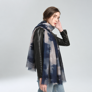 Bufanda de invierno con estampado abstracto para mujer, chal largo y suave con flecos y borlas, bufanda de moda para el cuello, venta al por mayor, disponible en stock. - Product Image 2
