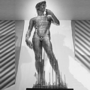 Design moderno in acciaio inox inginocchiato donna scultura arte moderna figura scompare statua - Product Image 3