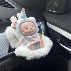 Diffuseur d'air et décoration de siège pour voiture Labubu, poupée en peluche en plastique, clip de ventilation, vente en gros - Product Image 4