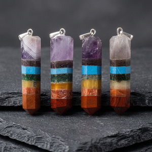 Pendentif en pierre naturelle Agate Sept Chakras, forme pyramide, alliage plaqué argent, cadeau classique indien unisexe - Product Image 2