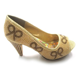 Usine <span class=keywords><strong>Fournisseur</strong></span> Nouvelle Marque 2019 Bout ouvert <span class=keywords><strong>De</strong></span> Diamant <span class=keywords><strong>De</strong></span> Mariage <span class=keywords><strong>Chaussures</strong></span> - Product Image 2