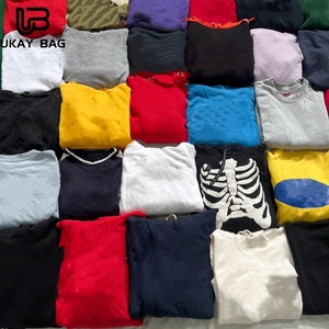 Felpe con Cappuccio di Marca F3 all'Ingrosso, Giacche di Seconda Mano, Abbigliamento Sportivo Usato di Alta Qualità, Design Popolare - Product Image 2