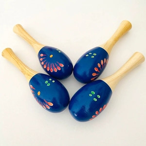 Maraca en bois naturel en gros, motif floral bleu dessiné à la main, shaker rythmique pour la maternelle, jouet musical éducatif précoce - Product Image 2
