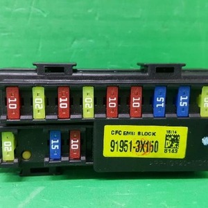 Boîtier de fusibles CPC EMS Block 91951-3X150 pour accessoires électroniques automobiles Hyundai Kia - Product Image 1