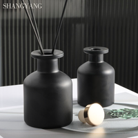 Ensemble de Bouteilles d'Aromathérapie en Verre Dépoli Noir Personnalisées 100ml 150ml 250ml, Bouteilles de Diffuseur à Bâtonnets avec Bouchon et Bâtonnets en Fibre pour la Maison