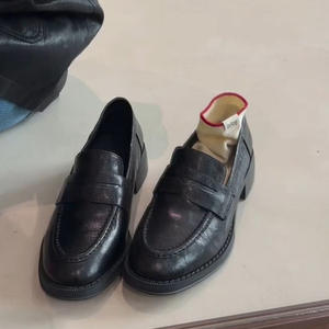 Women's Retro British Style Chunky <b>Heel</b> Leather Shoes <b>Round</b> <b>Toe</b> Work Shoes Versatile Mid <b>Heel</b> Career Pumps - Product Image 1