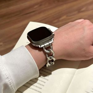 Cinturino per Orologio in Acciaio Inossidabile, Elegante Bracciale Metallico Sostitutivo per <span class=keywords><strong>Apple</strong></span> <span class=keywords><strong>Watch</strong></span> Ultra 10 9 <span class=keywords><strong>8</strong></span> <span class=keywords><strong>7</strong></span> SE Series - Product Image 2